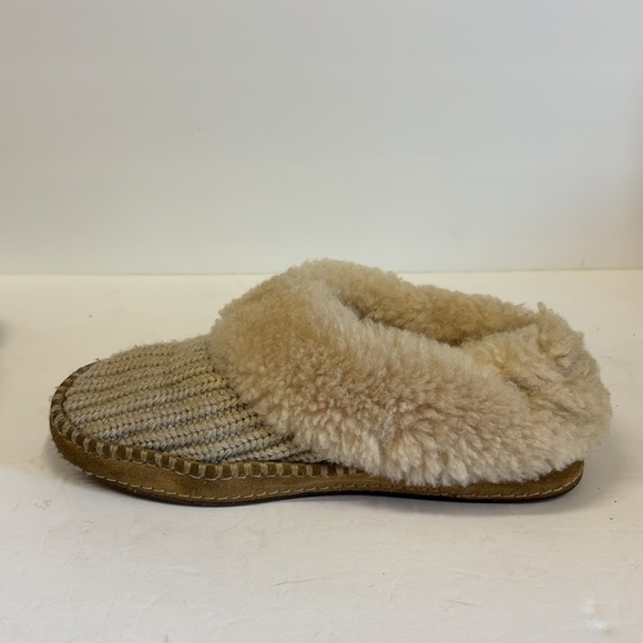Ugg Wrinn Beige Knit Slippers - Picture 7 of 12